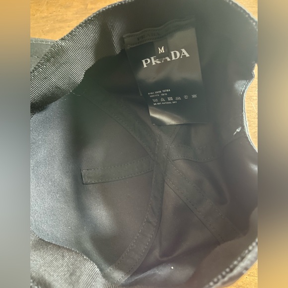 Prada nice - Picture 3 of 3